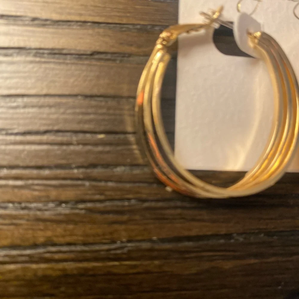 NEW Jessica Simpson gold tri-hoop earrings